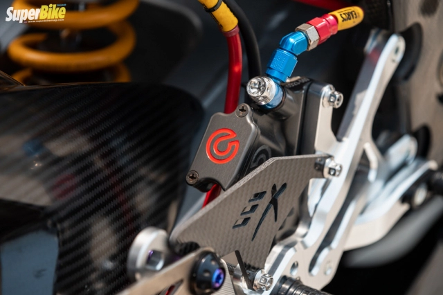 Yamaha r1m độ khét lẹ với các phụ kiện cấp motogp từ tts moto racing