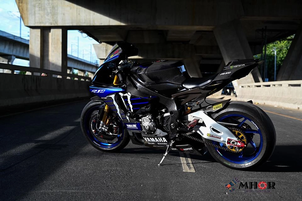 Yamaha r1m độ tàn bạo với chủ đề motogp