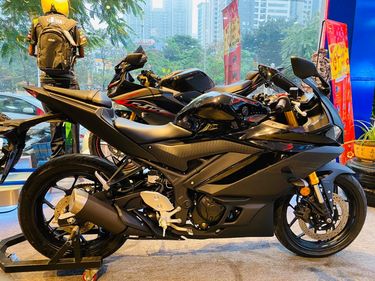 Yamaha r3 2020 nhập khẩu tư nhân có giá bán gây sốc so với r3 thế hệ cũ