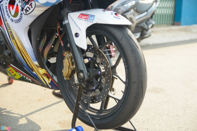 Yamaha r3 phiên bản xe đua được trang bị gì