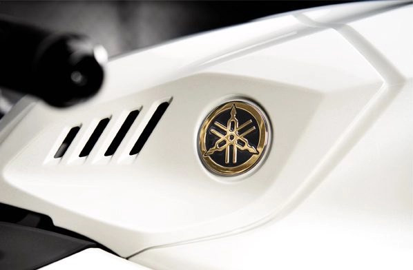 Yamaha r3 wgp 60th anniversary edition được bán tại nhật bản với số lượng giới hạn