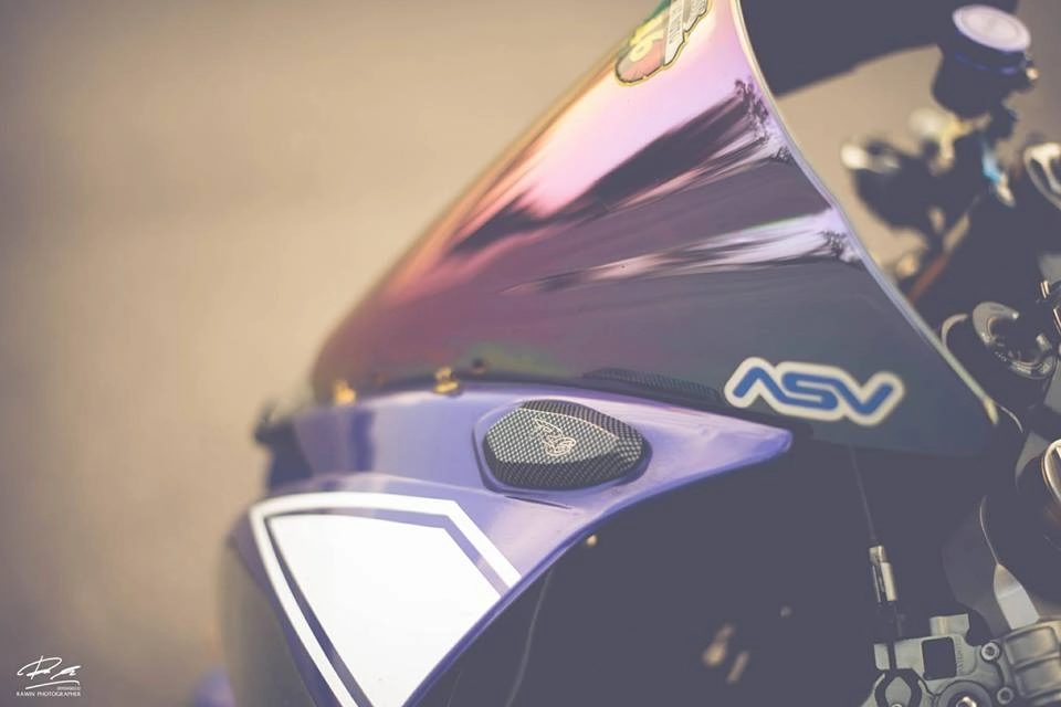Yamaha r6 chiến mã tạo dáng cực ngầu trên xa lộ