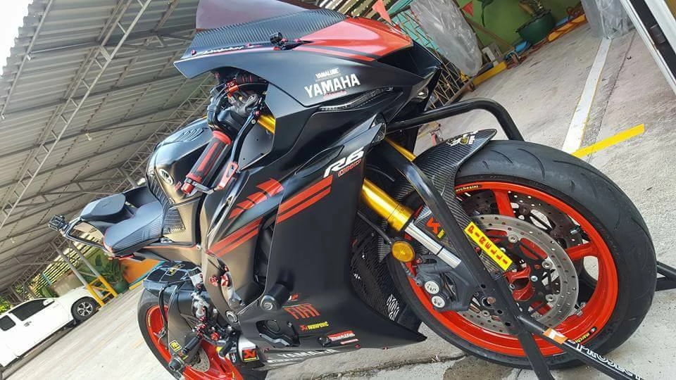 Yamaha r6 đậm chất chơi với tone màu black-red