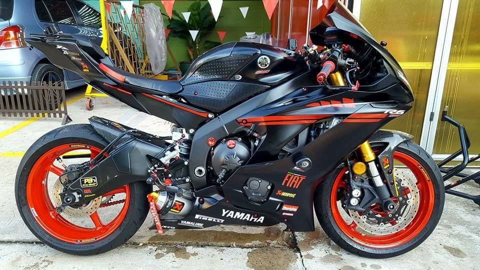 Yamaha r6 đậm chất chơi với tone màu black-red