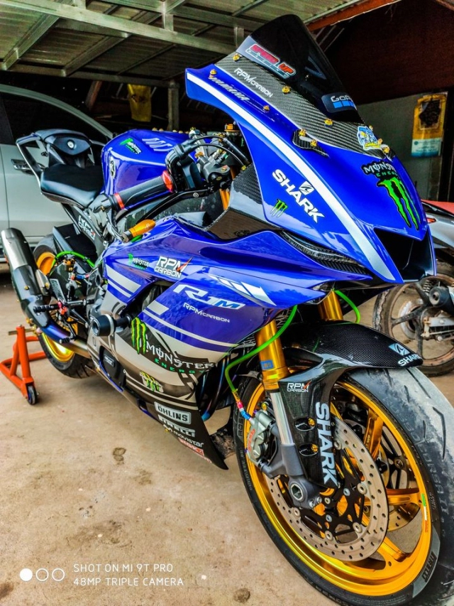 Yamaha r6 độ ấn tượng với phong cách superbike r1m