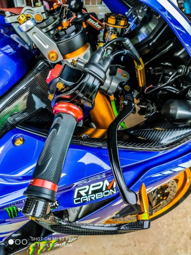 Yamaha r6 độ ấn tượng với phong cách superbike r1m