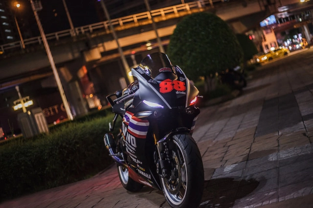 Yamaha r6 độ phong cách đường đua đến từ xứ sở chùa vàng