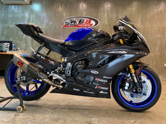 Yamaha r6 nâng cấp vượt trợi với bộ cánh full carbon