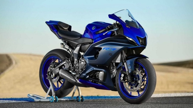 Yamaha r7 2021 chính thức ra mắt với giá từ 200 triệu đồng