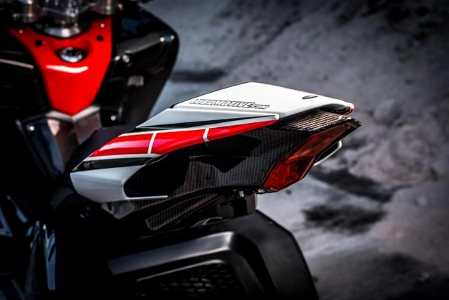 Yamaha t-max530 bản độ choáng ngợp với dàn chân superbike