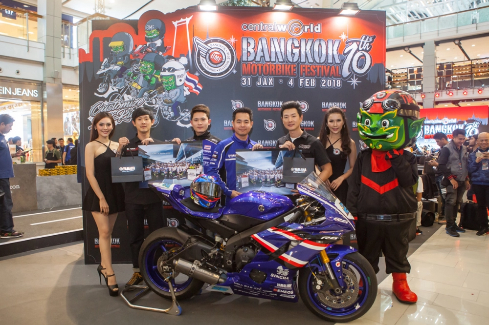 Yamaha thái lan racing team vừa ra mắt tại bangkok motorbike festival 2018