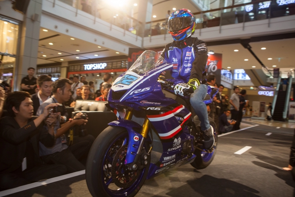 Yamaha thái lan racing team vừa ra mắt tại bangkok motorbike festival 2018