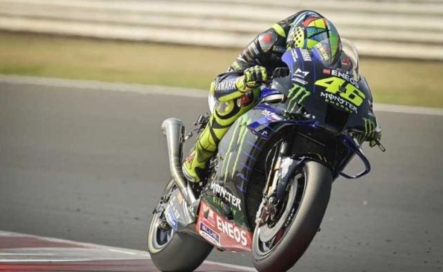 Yamaha thử nghiệm ống pô kịch độc cho chiếc yzr-m1 của valentino rossi