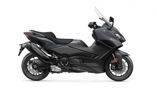 Yamaha tmax 2022 lộ diện thiết kế hoàn toàn mới