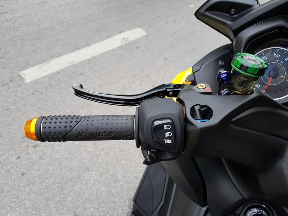 Yamaha x-max 300 độ full option đẹp ngất ngây trên đất thái