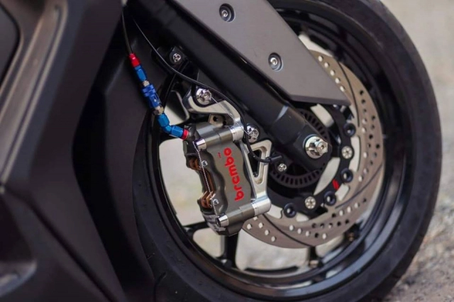 Yamaha x-max300 độ gây cấn với hệ thống phanh brembo billet cao cấp