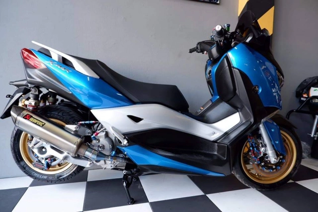 Yamaha x-max300 nâng cấp tuyệt vời với tone màu blue candy