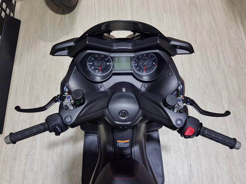 Yamaha xmax 300 độ full bài với dàn trang bị vừa xé bịch