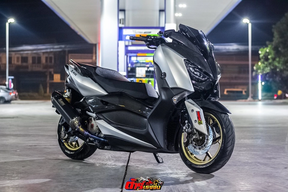 Yamaha xmax 300 độ gây mê với gói phụ kiện fin carbon