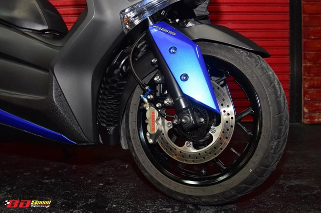 Yamaha xmax 300 độ hoàn thiện với màu áo xanh candy đặc sắc