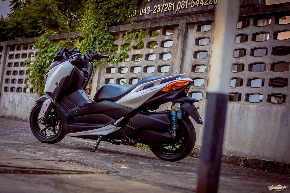 Yamaha xmax 300 độ thanh lịch trong diện mạo màu trắng