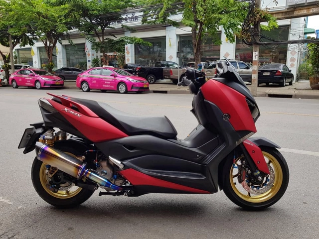 Yamaha xmax 300 lột xác ngoạn mục với phụ kiện xa xỉ