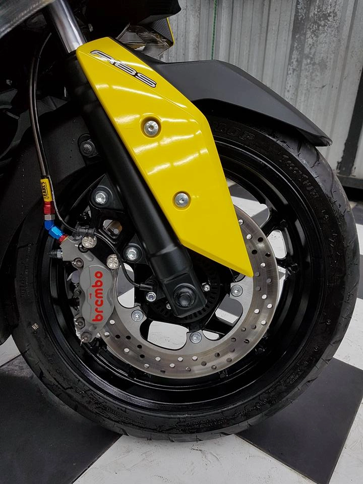 Yamaha xmax 400 gao vàng đậm chất chơi đến từ biker thái