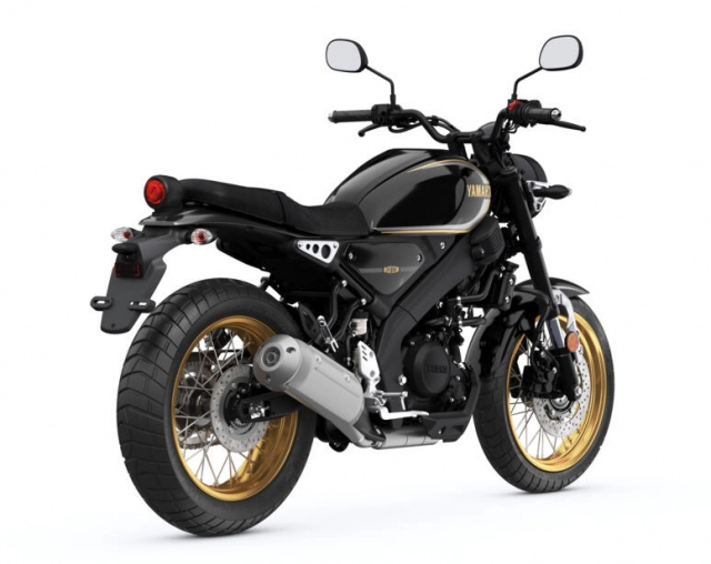 Yamaha xsr125 legacy 2022 chính thức ra mắt sử dụng vành nan hoa