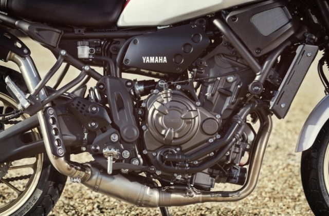 Yamaha xsr700 và kawasaki z650rs trên bàn cân thông số