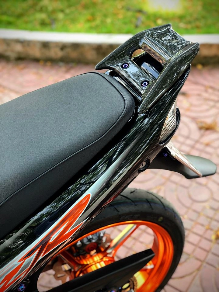 Yaz 125 độ gây mê người xem với option đồ chơi giá trị của biker miền tây