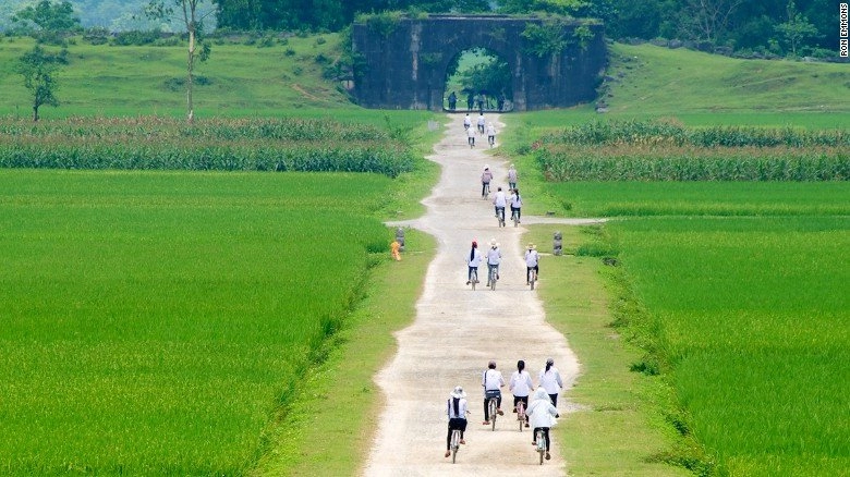 10 địa điểm làm nên tên tuổi của xứ rau má quê choa