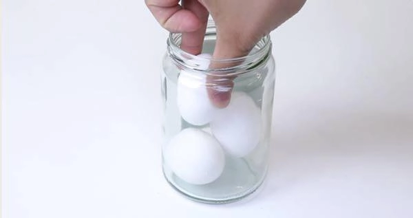 4 cách làm trứng muối ngon có thể ăn liền mà không hề tanh
