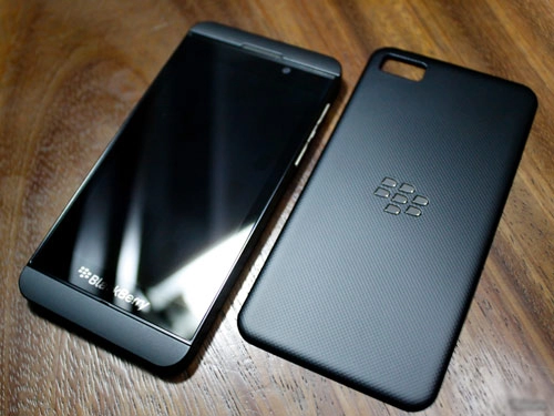 Blackberry 10 l-series rò rỉ tại việt nam