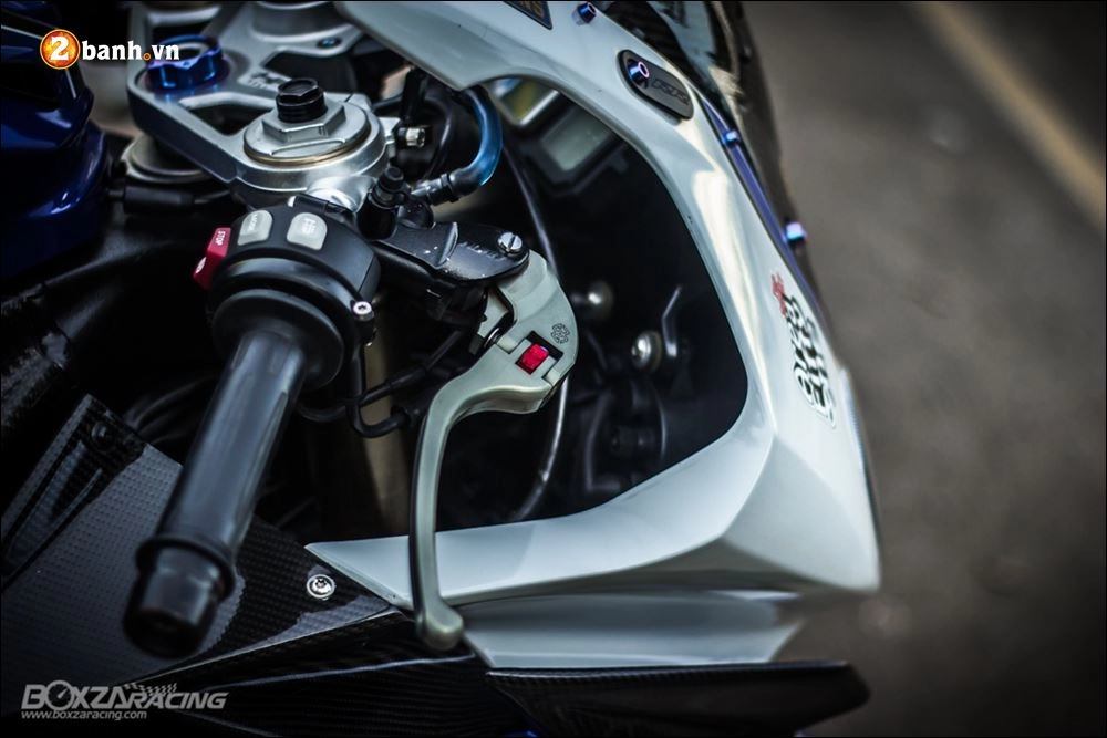Bmw hp4 superbike nâng cấp không tưởng từ công nghệ đường đua