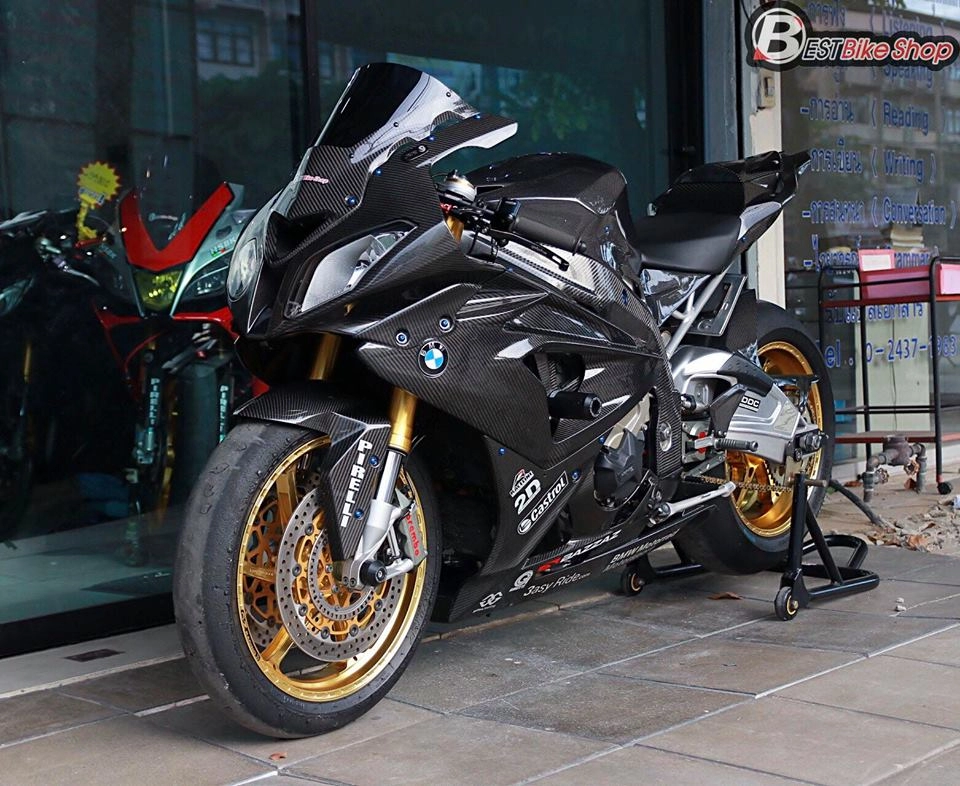 Bmw hp4 vẻ đẹp tuyệt sắc trong trang bị full áo carbon ilmberger