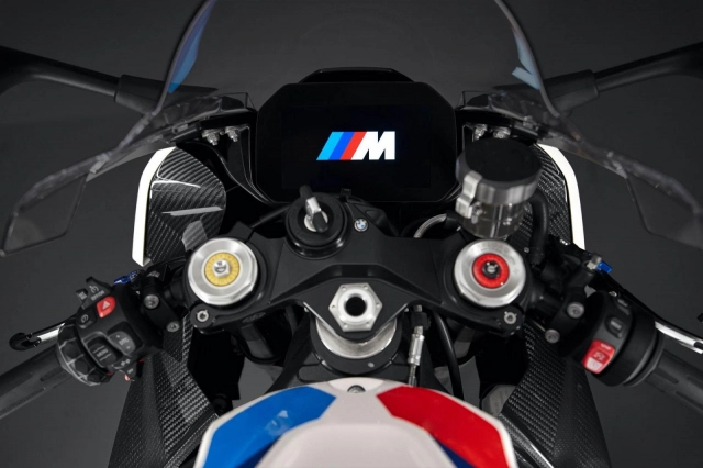 Bmw m1000rr được tiết lộ chuẩn bị có mặt tại châu á