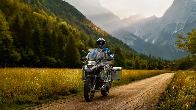 Bmw r1250gs adventure 2019 trang bị động cơ mới không chỉ mạnh mà còn tiết kiệm nhiên liệu