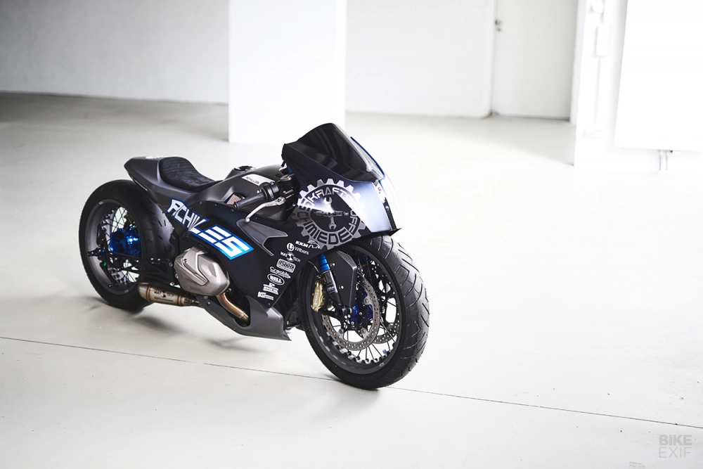 Bmw r1250rs độ ấn tượng với phong cách dragbike với tên gọi achilles