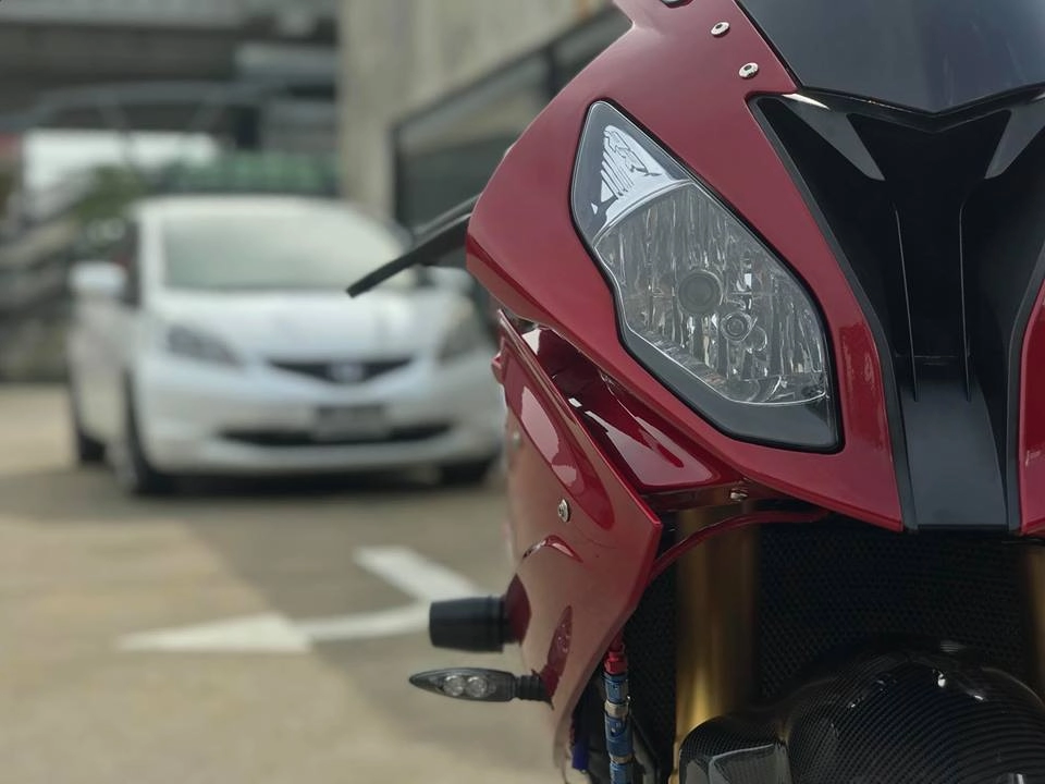 Bmw s1000rr bản độ đẹp xuất sắc với tone màu red candy