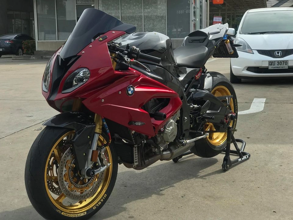 Bmw s1000rr bản độ đẹp xuất sắc với tone màu red candy