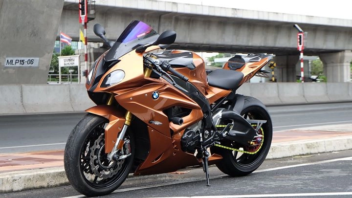 Bmw s1000rr bản độ khác biệt với màu đỏ cánh cam