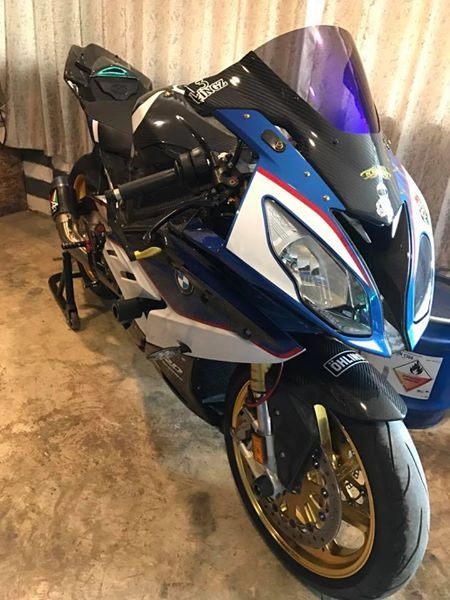 Bmw s1000rr bản độ khó cưỡng từ hiệu ứng fullsix carbon