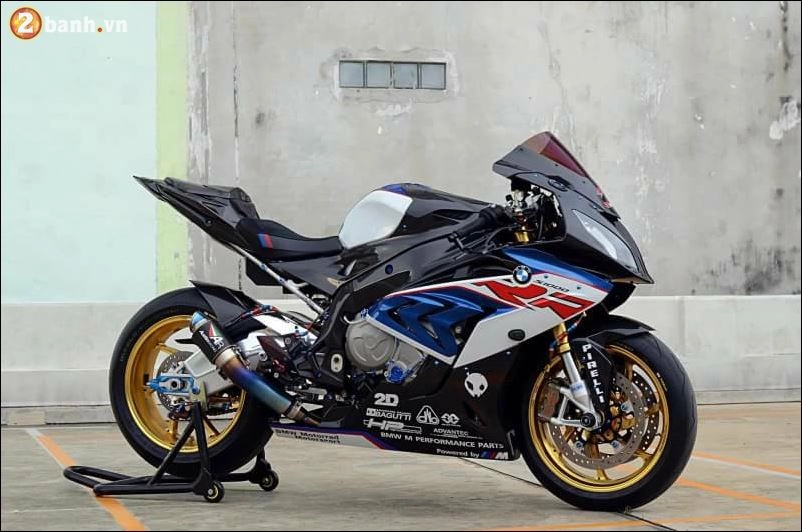 Bmw s1000rr cá mập hầm hố qua skin hạng nặng