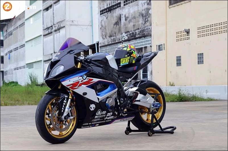 Bmw s1000rr cá mập hầm hố qua skin hạng nặng