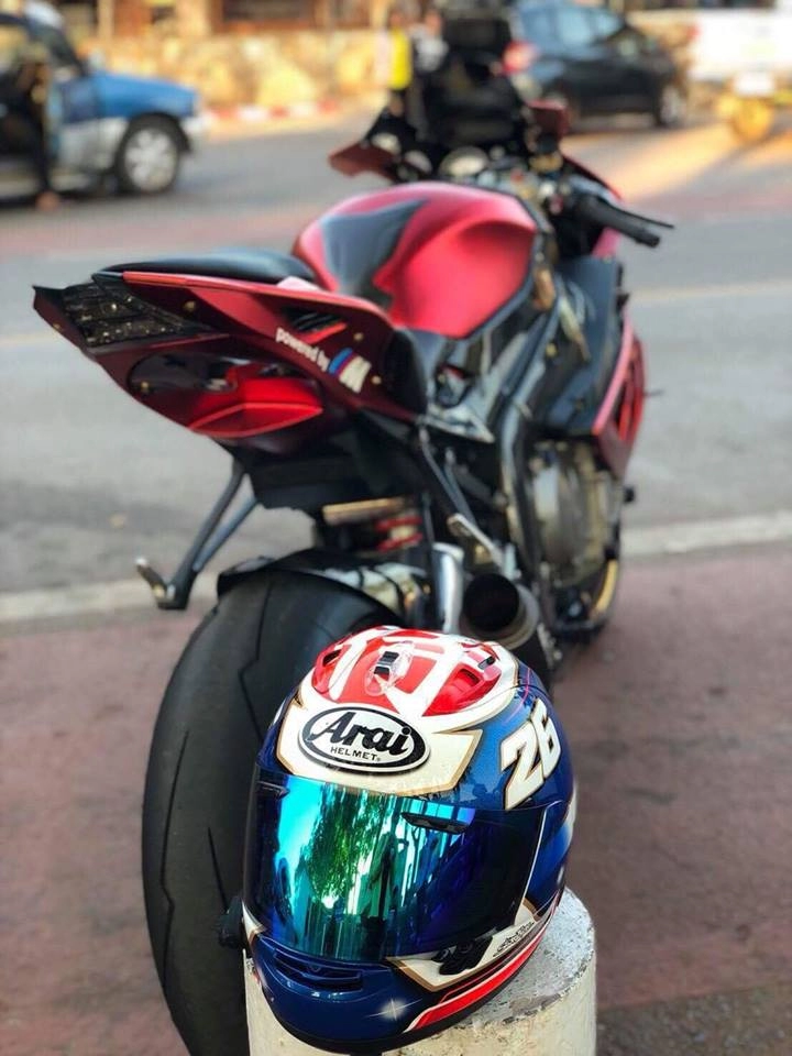 Bmw s1000rr cá mập shark gợi cảm cùng tông màu red candy