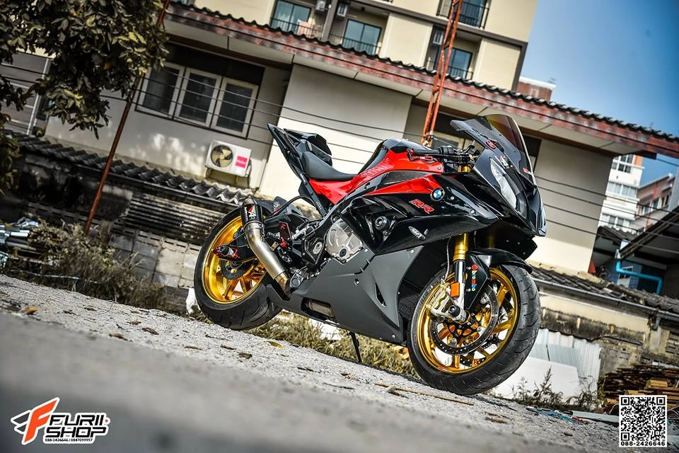 Bmw s1000rr đầy sức hút với dàn đồ chơi nóng bỏng