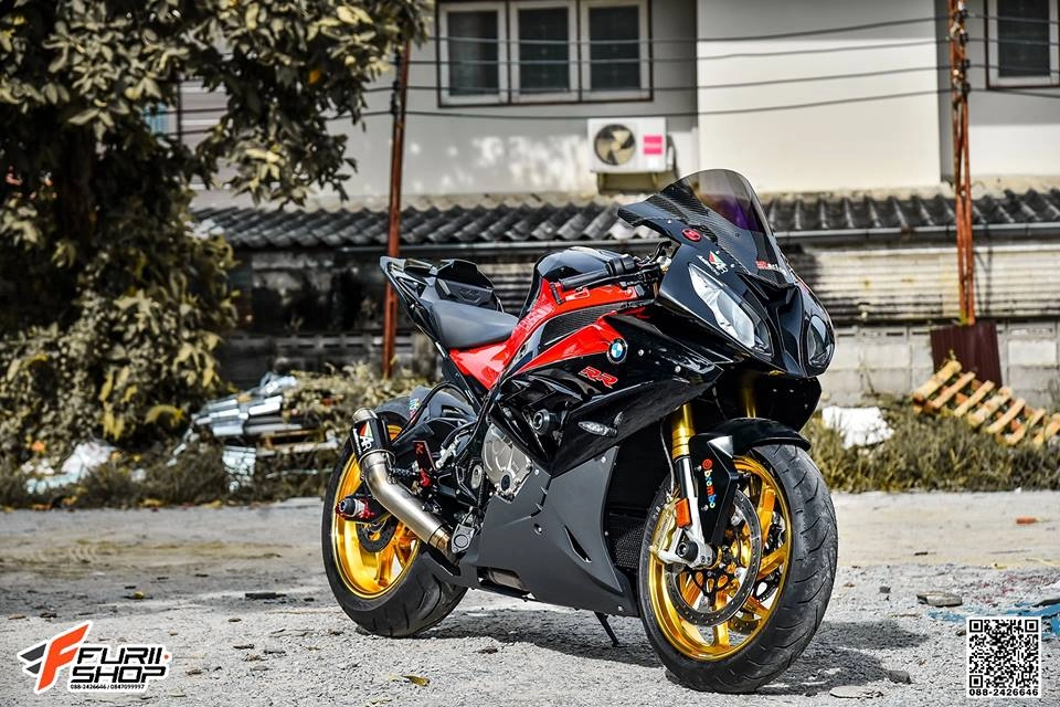 Bmw s1000rr đầy sức hút với dàn đồ chơi nóng bỏng