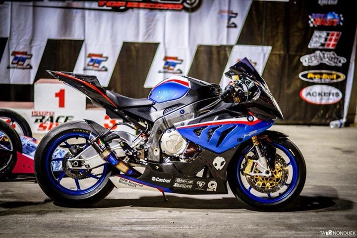 Bmw s1000rr ông hoàng đường phố thoát xác không tưởng