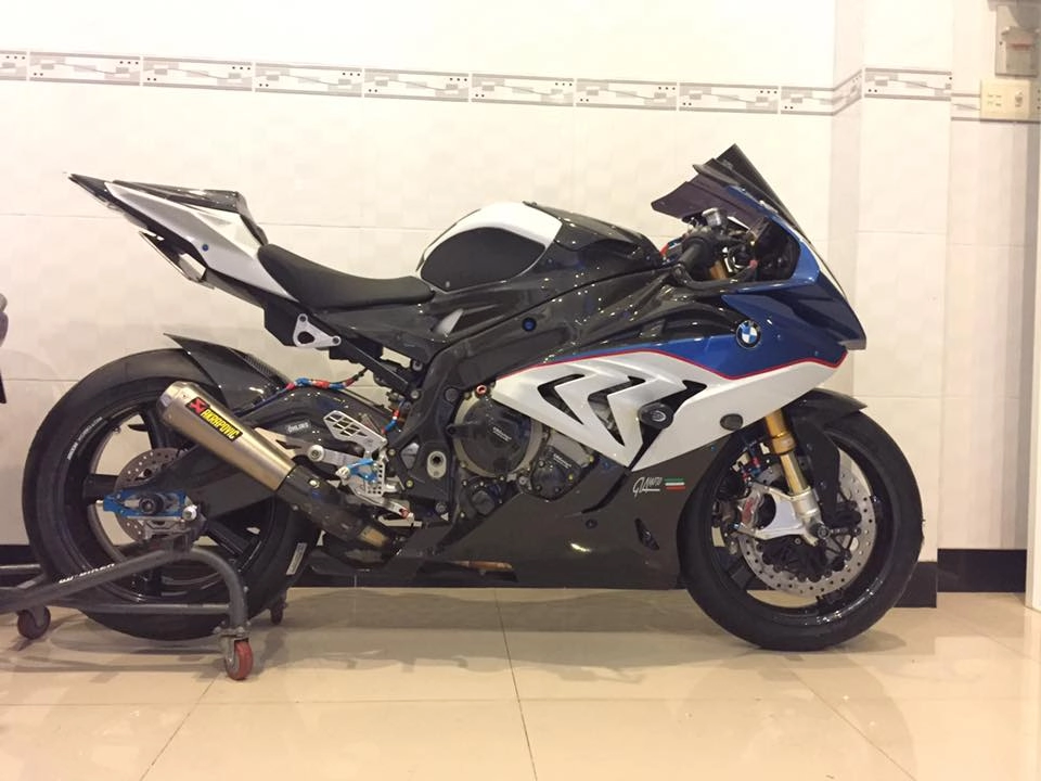 Bmw s1000rr siêu phẩm cá mập độ dàn chân rotobox đình đám trên đất việt