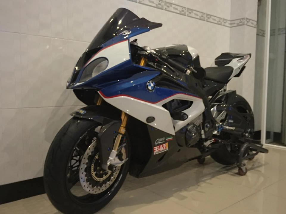 Bmw s1000rr siêu phẩm cá mập độ dàn chân rotobox đình đám trên đất việt